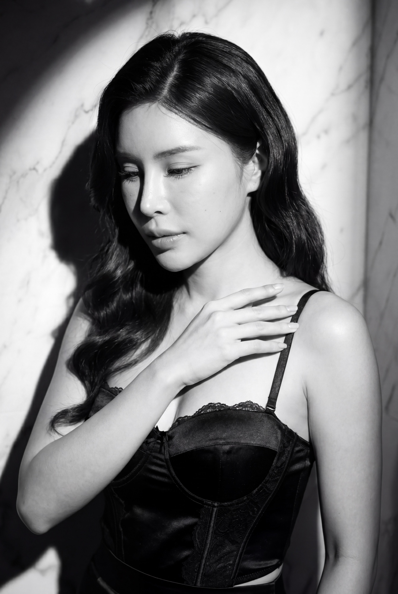shoulder-intimate