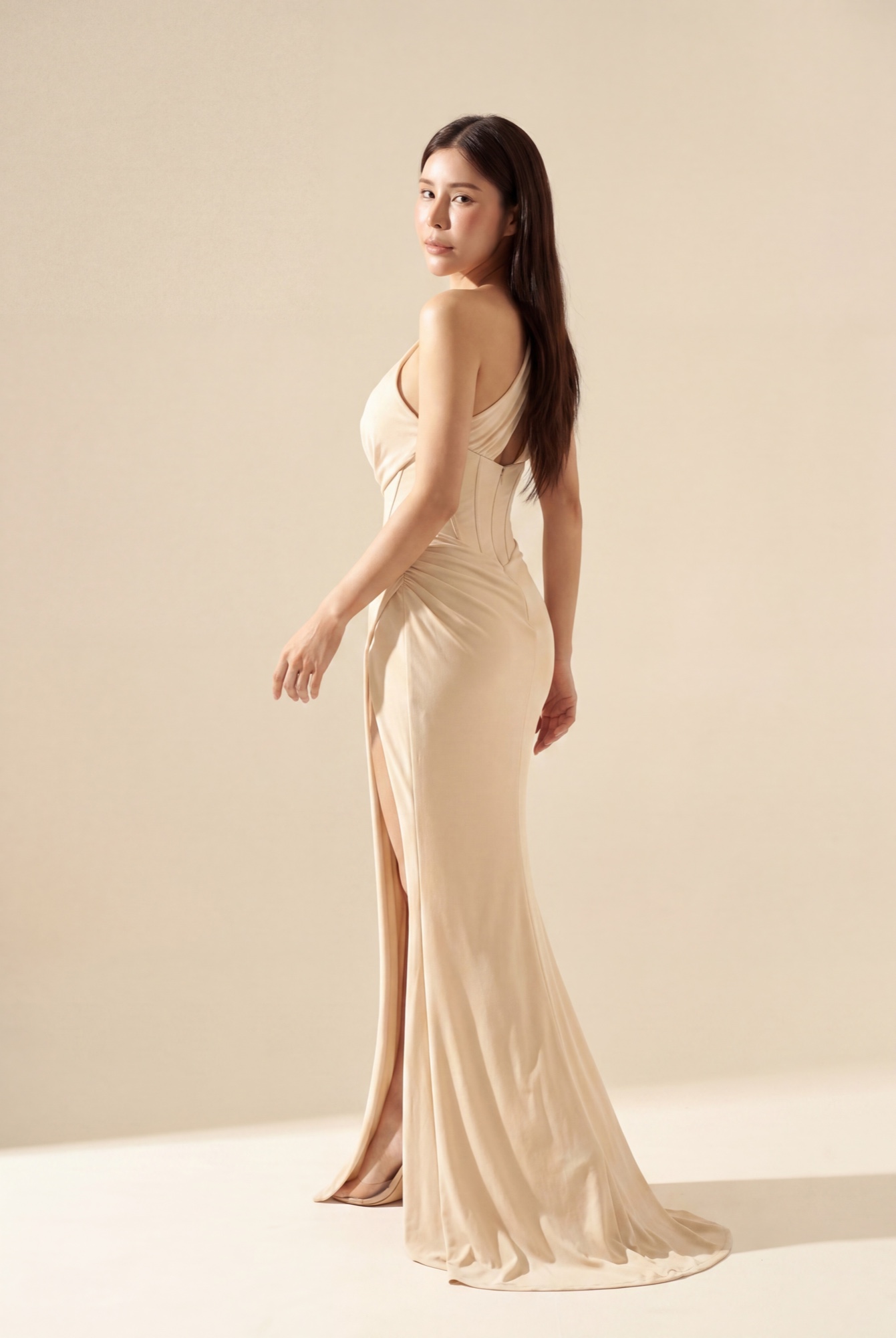 gown-trailing